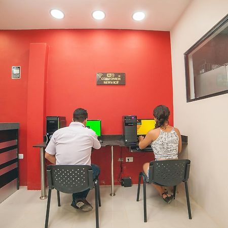 Hotel Luxor Pucallpa Kültér fotó