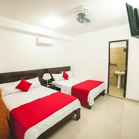 Hotel Luxor Pucallpa Kültér fotó