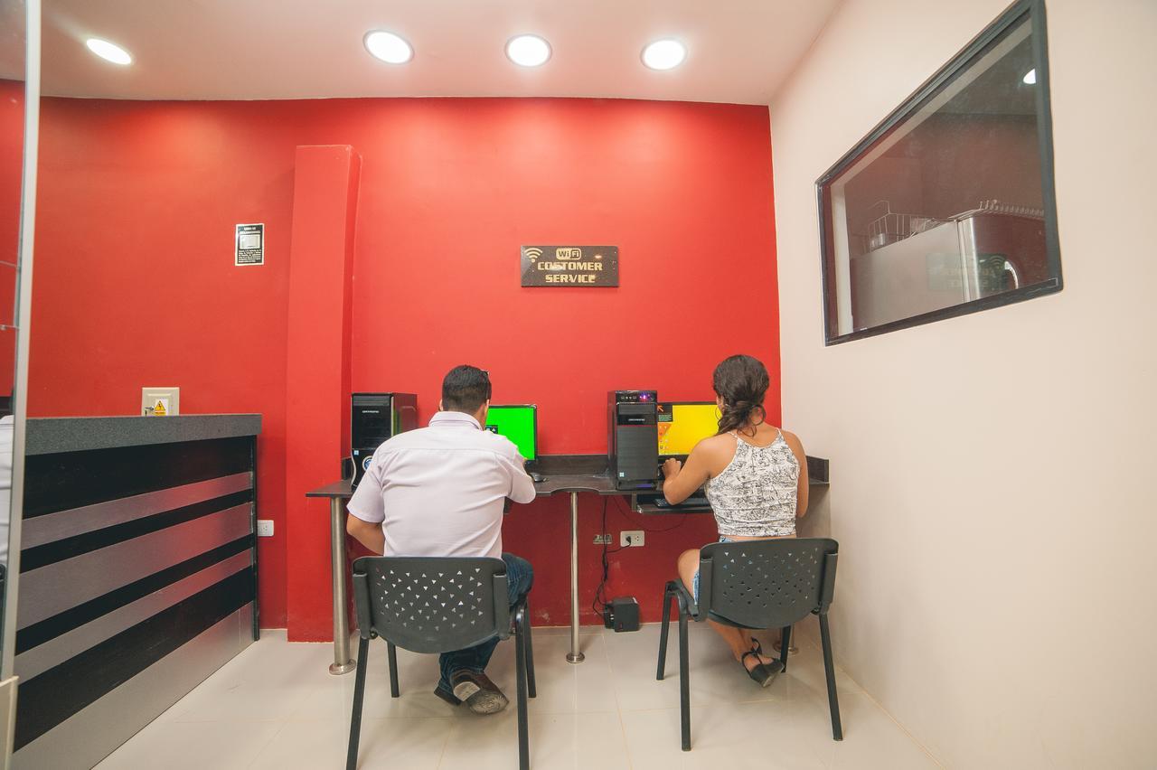 Hotel Luxor Pucallpa Kültér fotó